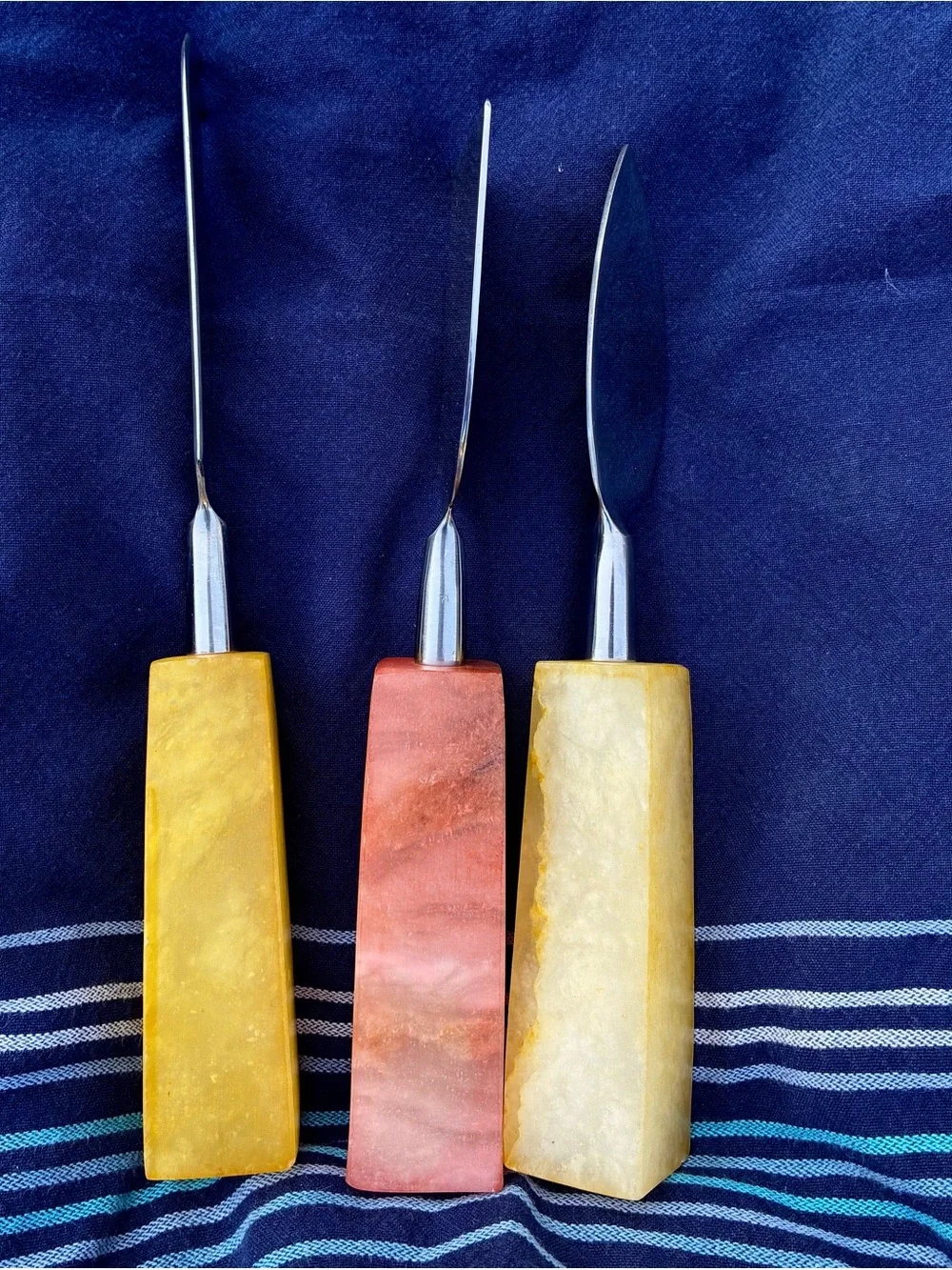 Three-Piece Quartz Handle Cheese Serving Knife Set - Yellow & Orange